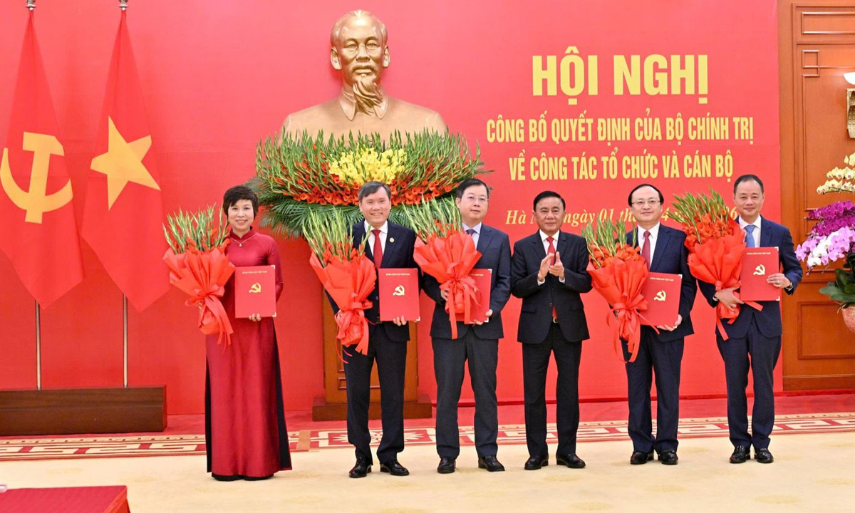 Công bố quyết định của Bộ Chính trị về công tác tổ chức, cán bộ với VOV, VTV, TTXVN và 2 Viện Hàn lâm