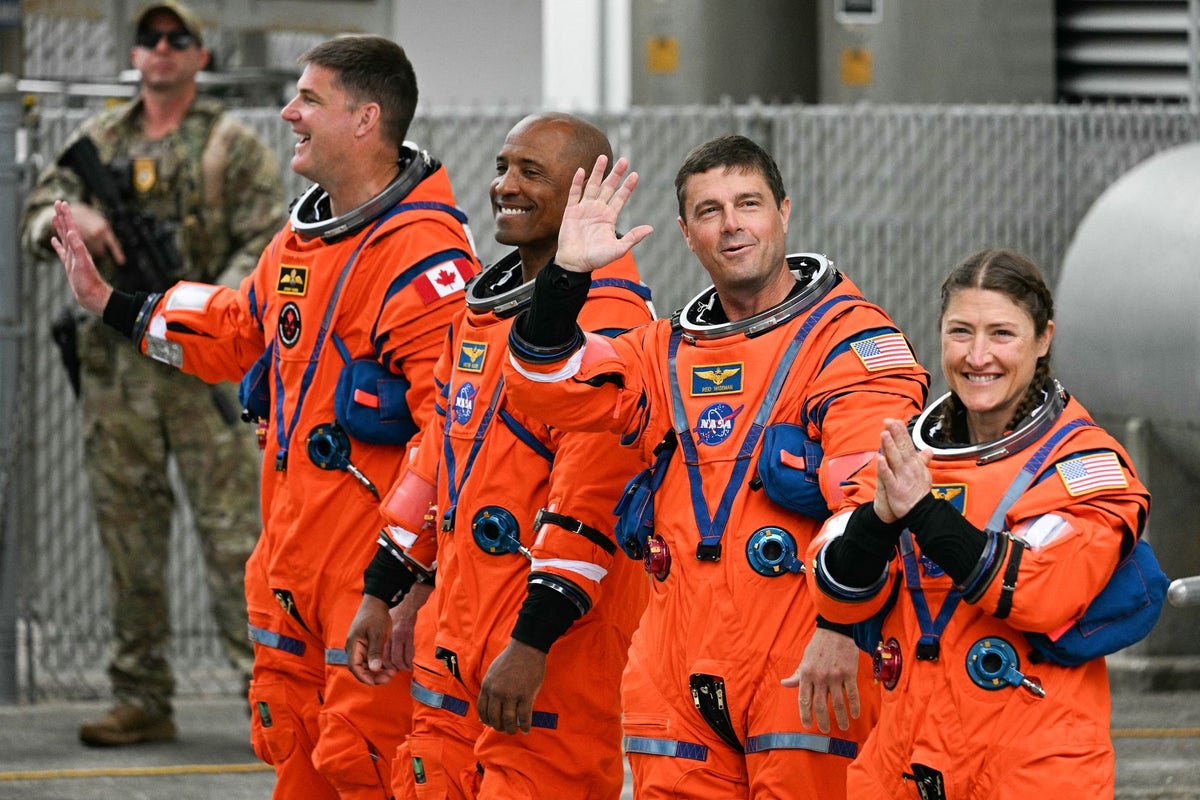 Live updates as NASA goes back to the moon