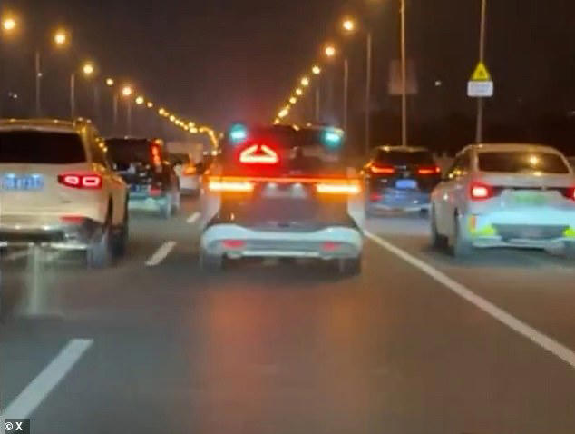 mass-robotaxi-malfunction-sparks-chaos-in-chinese-megacity-as-100
