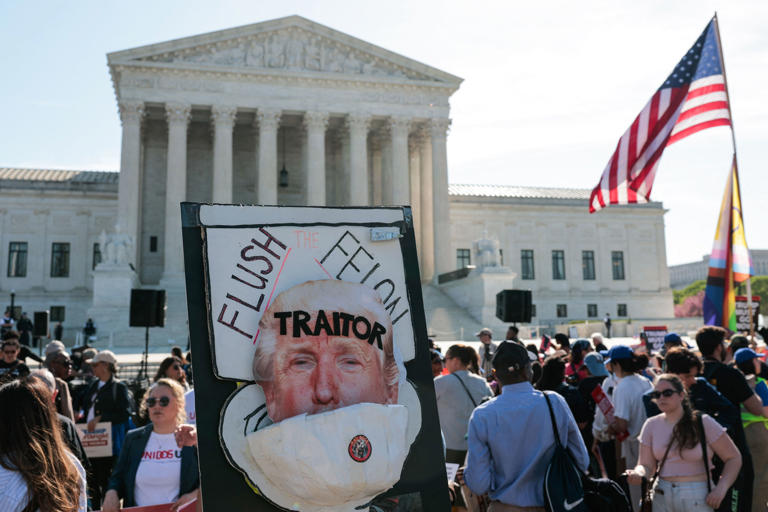 Supreme Court birthright citizenship case hearing live: Trump arrives ...