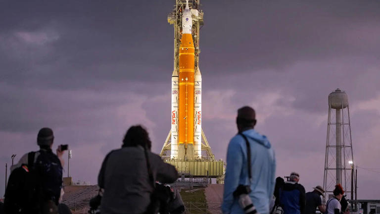 NASA prepares for historic Artemis II moon mission with astronaut crew