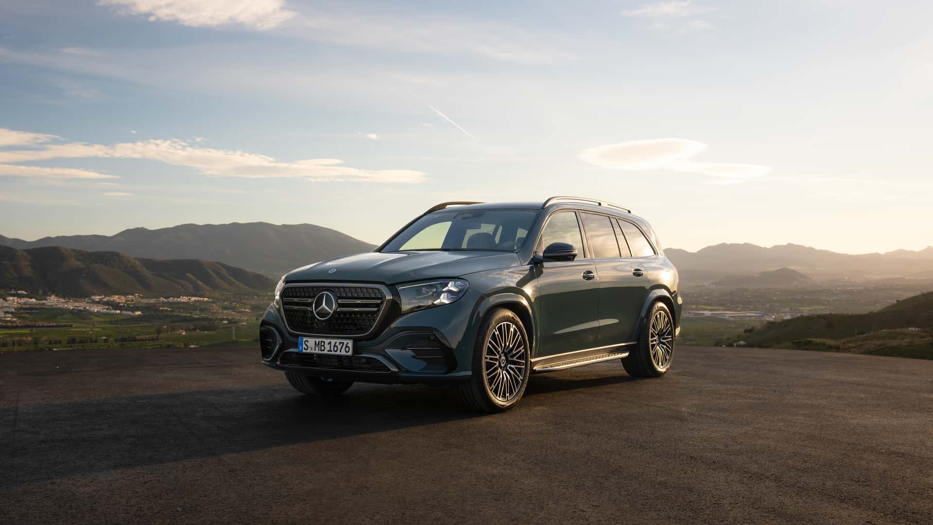 The new Mercedes GLS has 'cloud-based' suspension