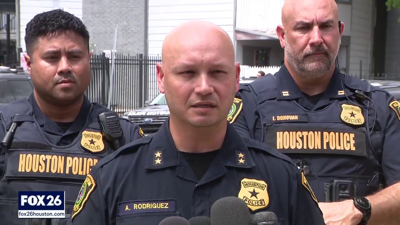 Houston police update after man shot by officer on W Bellfort Ave