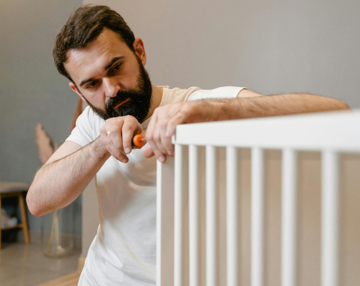12 times a neighbor’s kindness took more courage than anyone knew