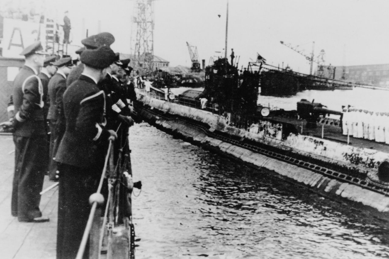 太平洋戦争中にドイツへ向かった日本海軍「伊三十潜」…炎熱地獄の航海 