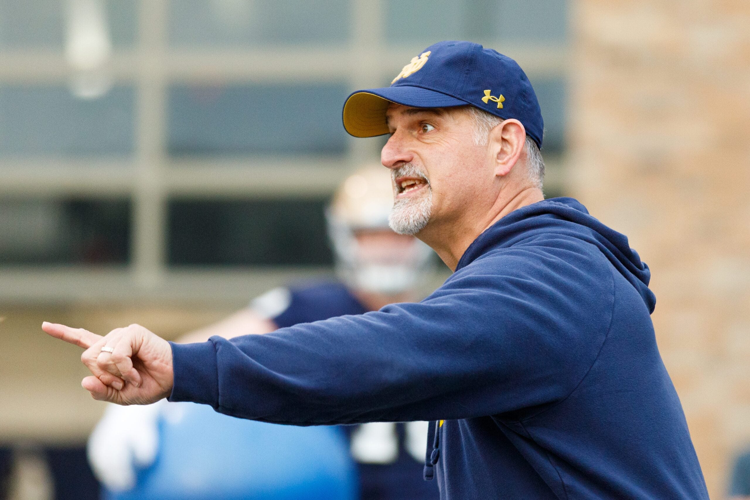 Notre Dame football continues to lead the pack for a priority recruit ...