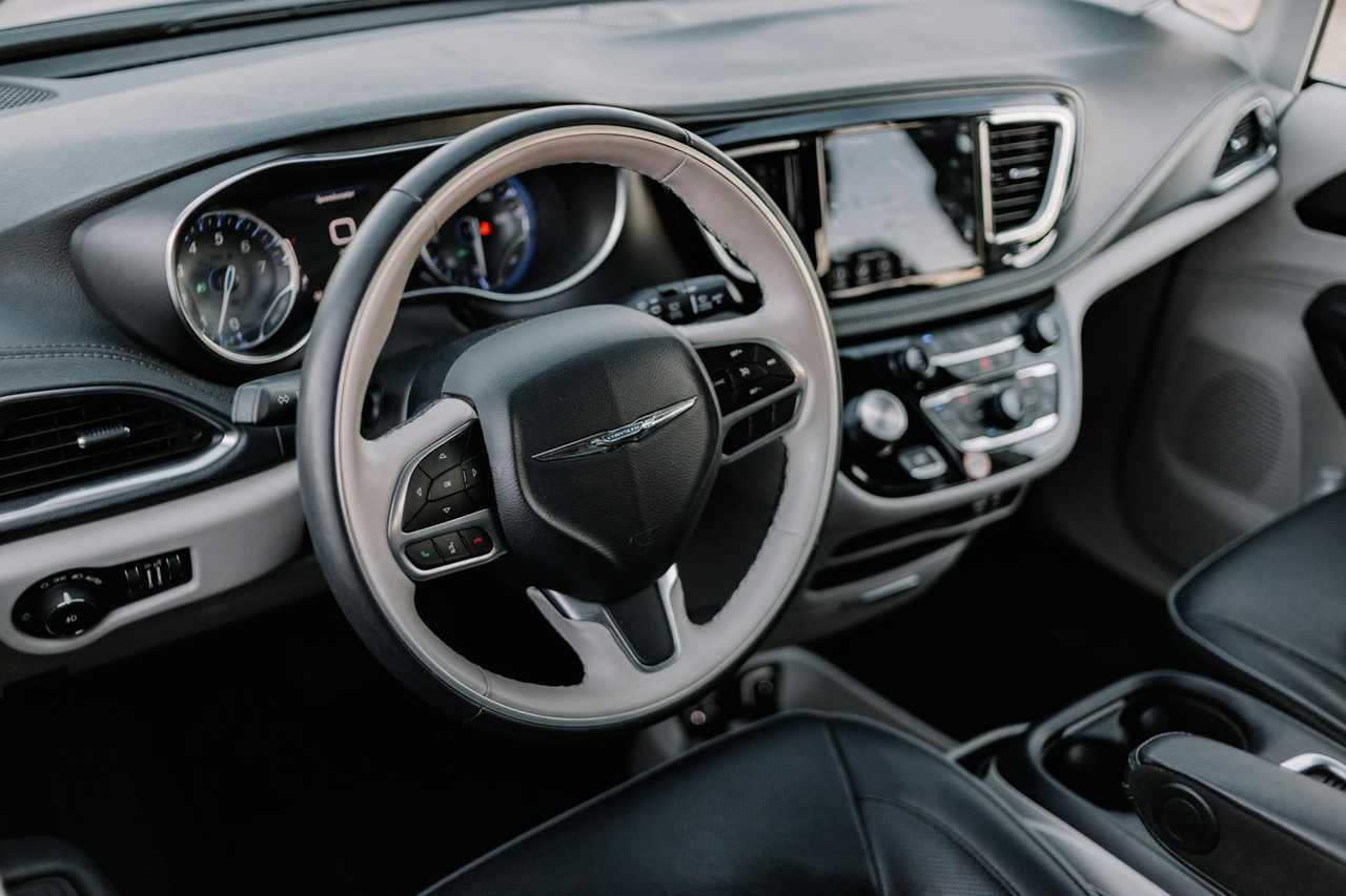 Chrysler recalls 178K+ more Pacifica, Voyager minivans