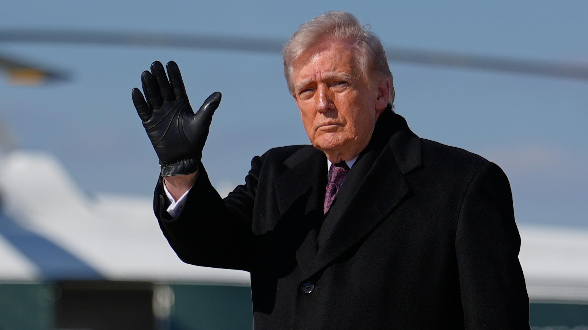 President Trump sends mixed messages on conflict with Iran