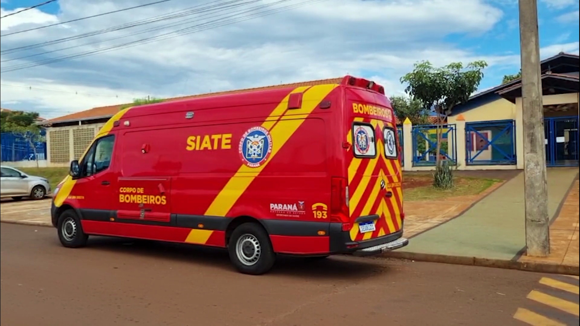 Criança é socorrida pelo Siate em escola no Riviera