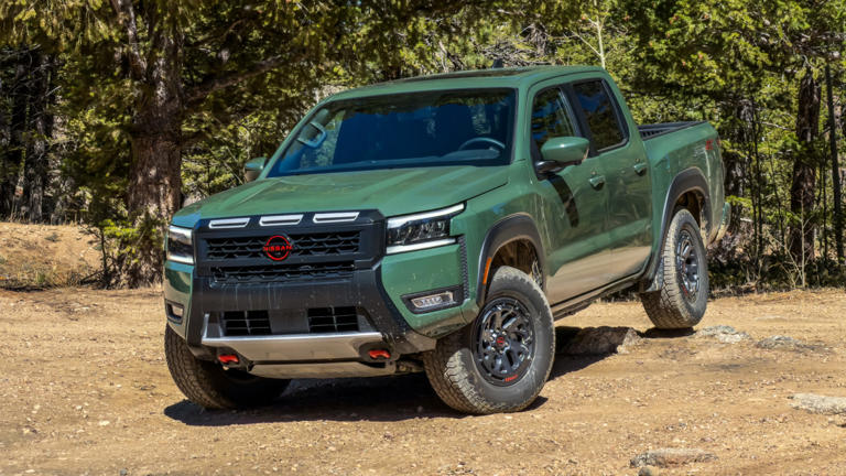I Drove The 2025 Nissan Frontier Pro4X Off-Road: Here's How It Did