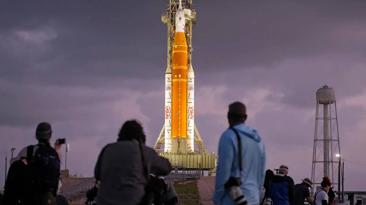 Artemis II astronauts arrive at launch pad 39B for historic moon mission