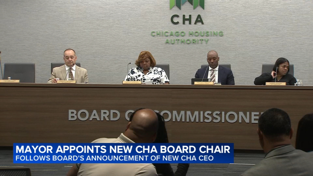Mayor Johnson replaces Chicago Housing Authority board chair after ...
