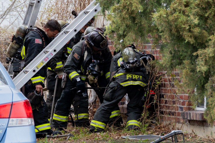 Aurora family of 6 displaced after house fire
