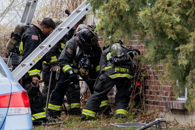 Aurora family of 6 displaced after house fire