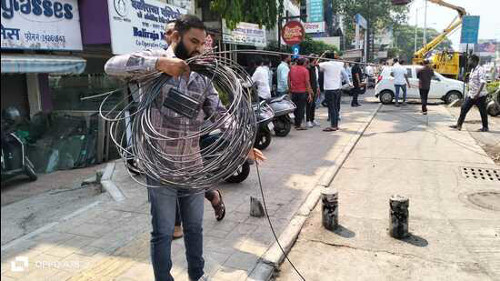 Pune civic body begins crackdown on 3,600 km illegal overhead cable network