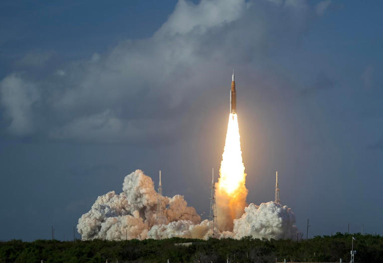 Despegó Artemis II: cómo fue el lanzamiento de la misión tripulada que orbitará la Luna