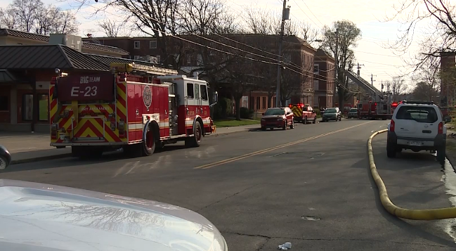 Man arrested after apartment fire displaced 2 people, left 2 cats dead