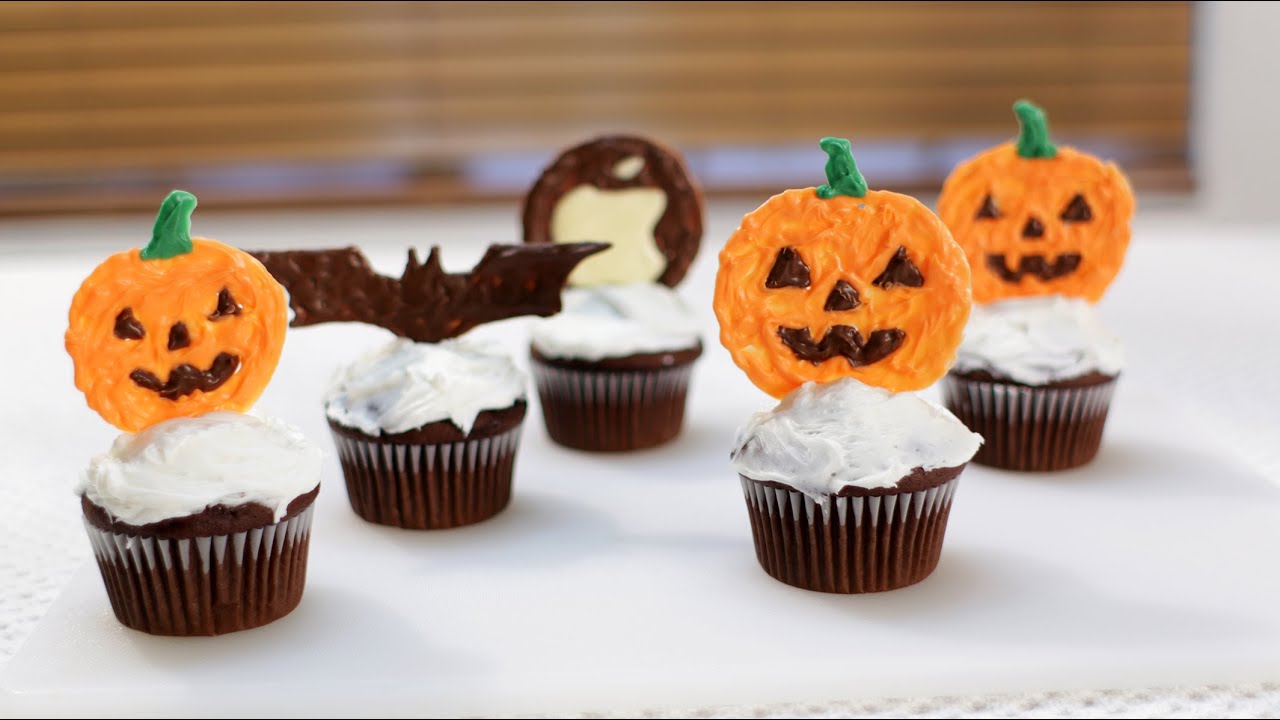 How to make Cupcake Toppers Halloween Themed