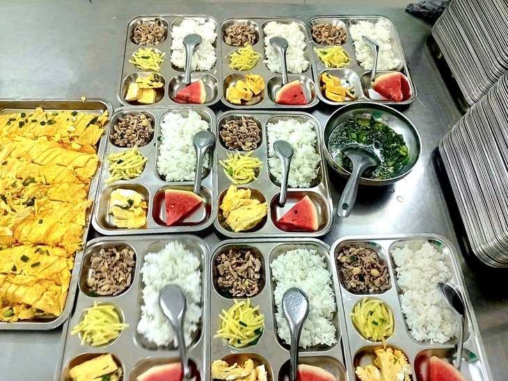 Hiệu trưởng chịu trách nhiệm nếu để xảy ra mất an toàn suất ăn trường học