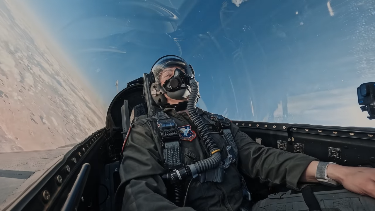 Watch one of the most extreme pilot training flights ever - 