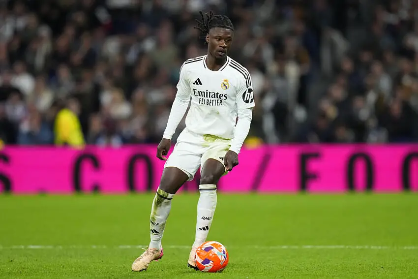 Real Madrid discute avec Paris pour Eduardo Camavinga