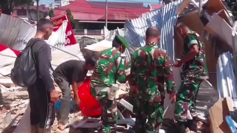 Indonesia rescuers hunt for survivors after magnitude 7.6 quake<br><br>