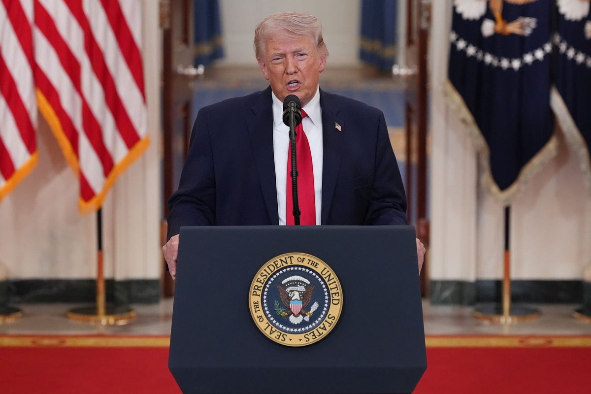 Trump promises to 'bring Iran back to stone ages'