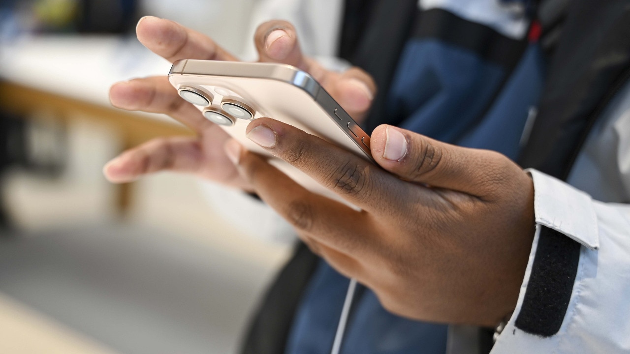 Apple releases rare iOS 18.7.7 security update to protect older iPhones ...