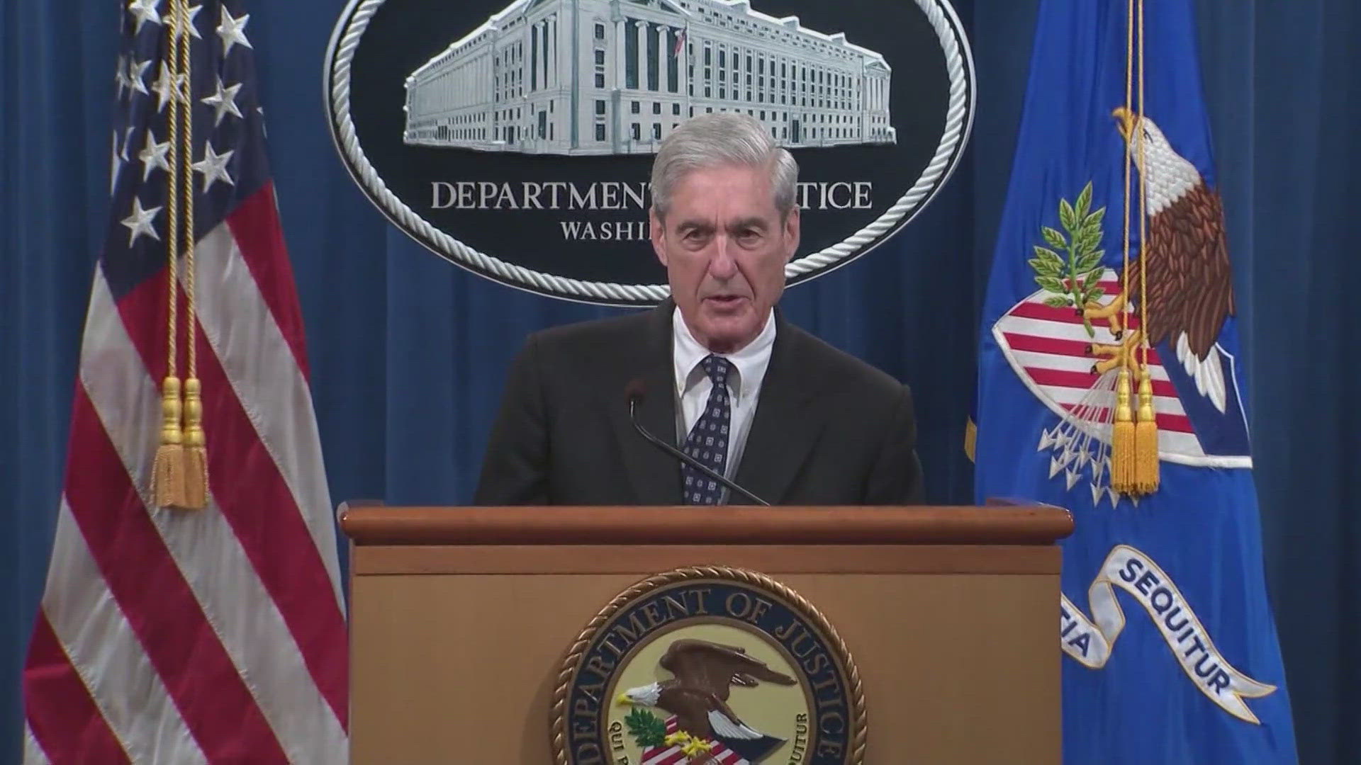 Robert Mueller, former special counsel with the DOJ and FBI director ...