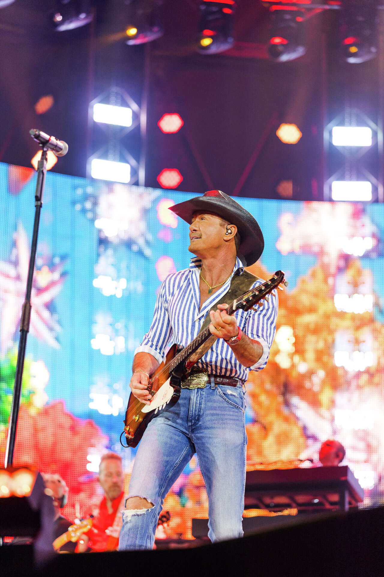 Tim McGraw Celebrates Country Music Hall Of Fame Induction With 70 037