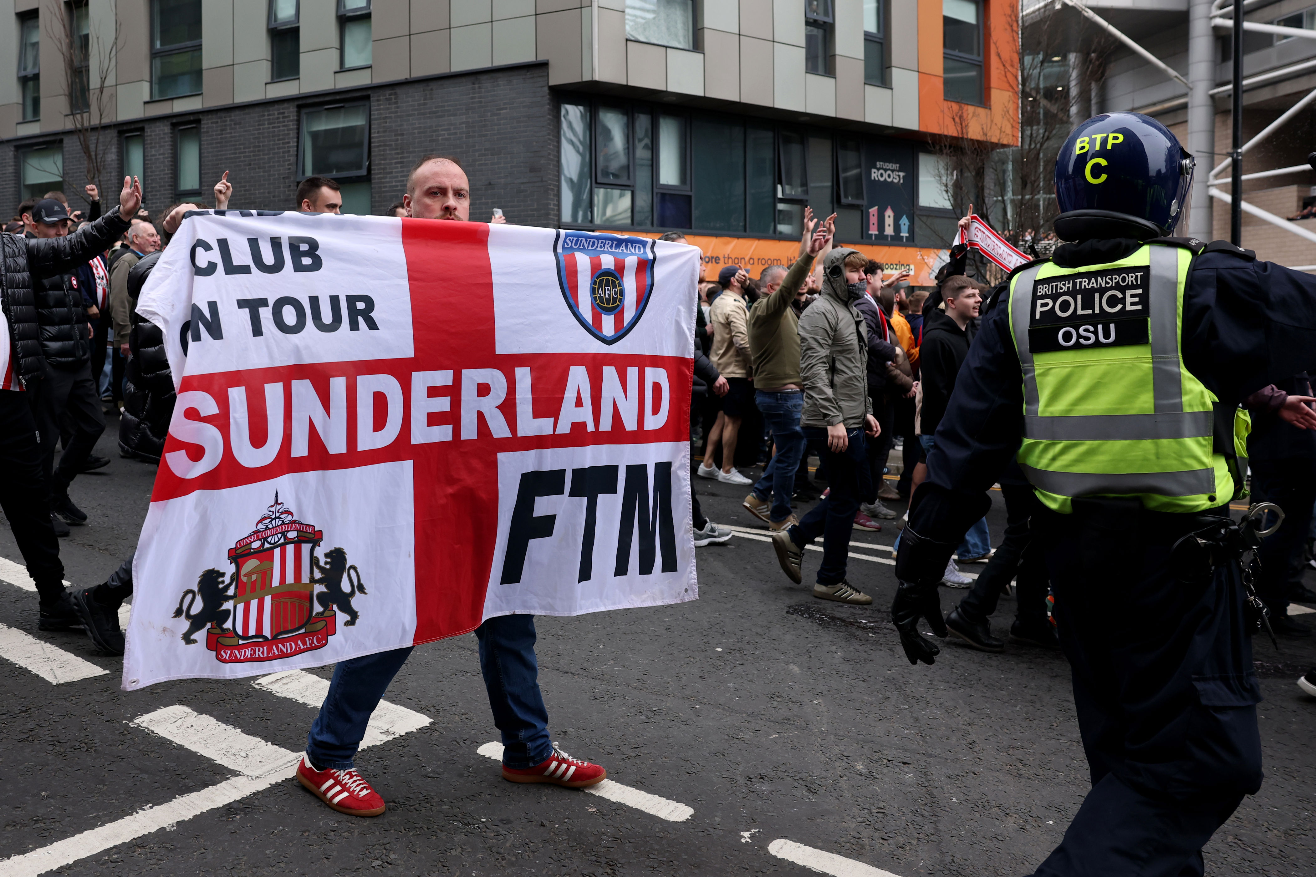 'Absolute disgrace' - Newcastle United & Sunderland supporters in ...