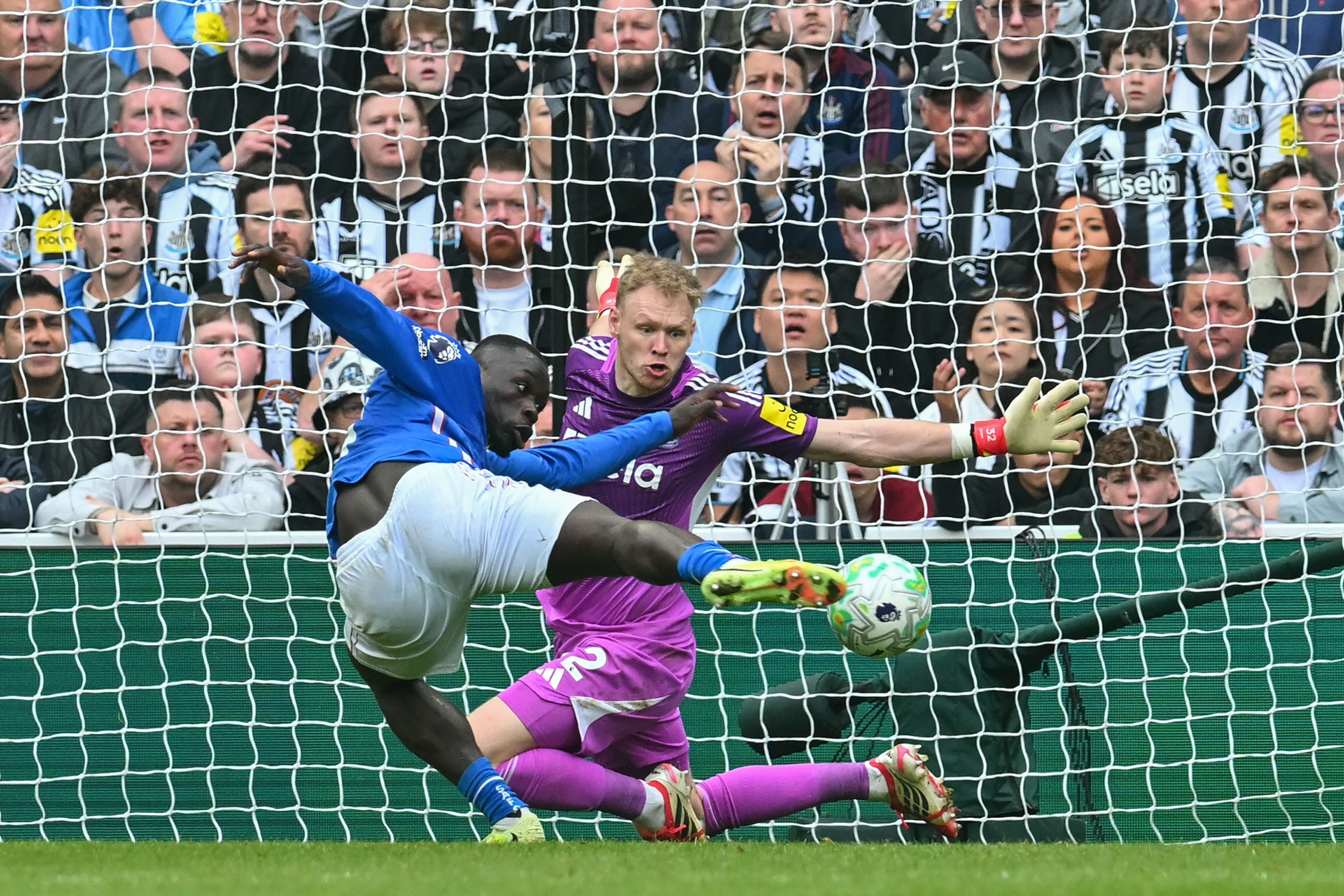 brian-brobbey-secures-sunderland-s-derby-double-over-newcastle