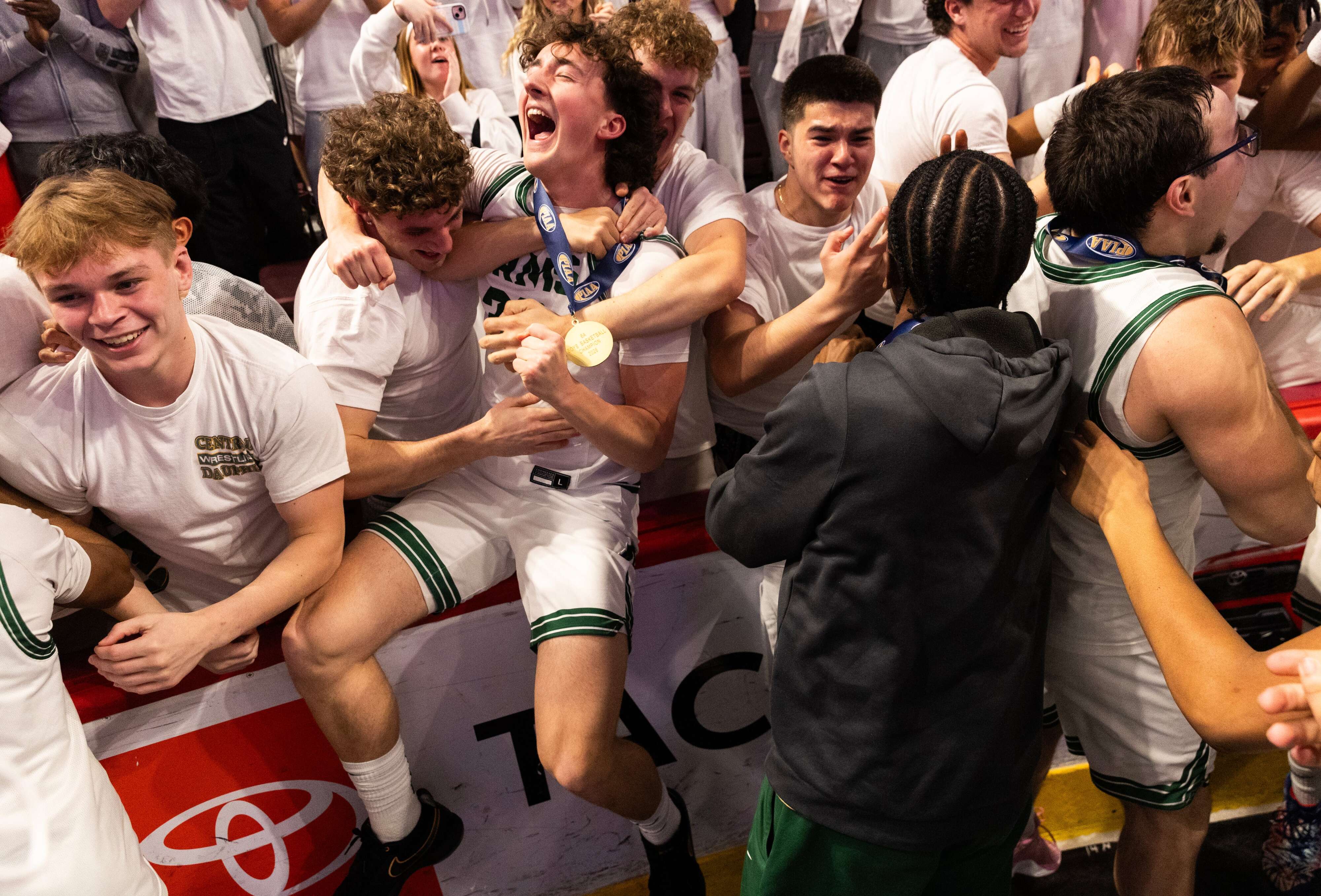 AA1ZaKG6 Jelani Easter's late goal lifts Central Dauphin to first state title victory