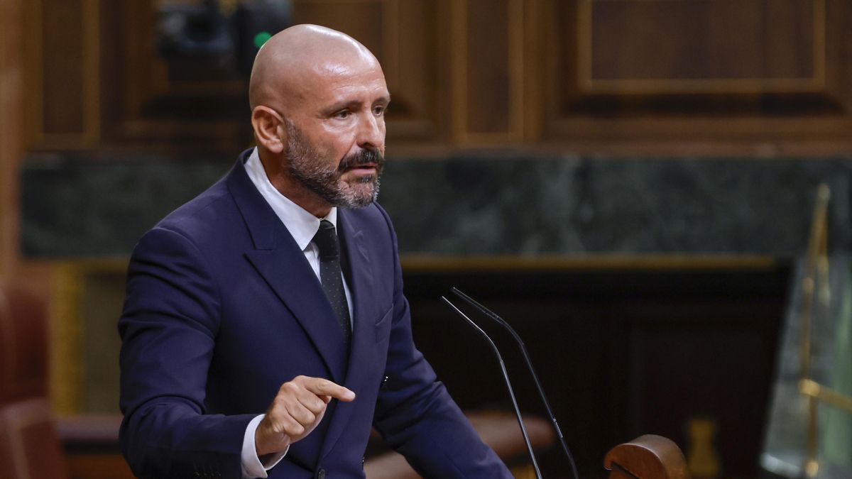 De los Santos (PP) critica la falta de aseo de los ministros de Sumar ...