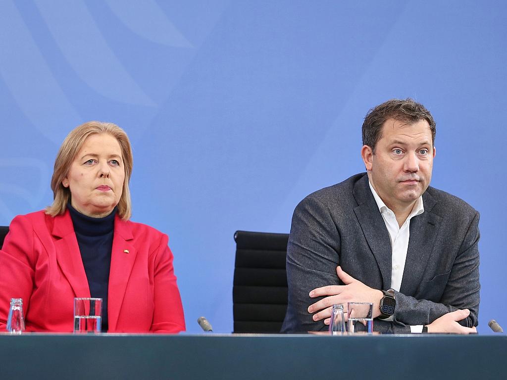 Rufe aus SPD nach Rücktritt von Klingbeil und Bas