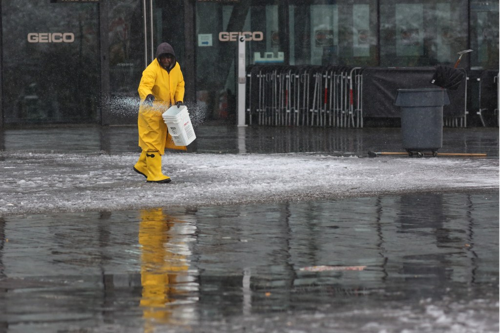 AA1ZaTcd Snow Showers Loom for NY as Cold Front Approaches