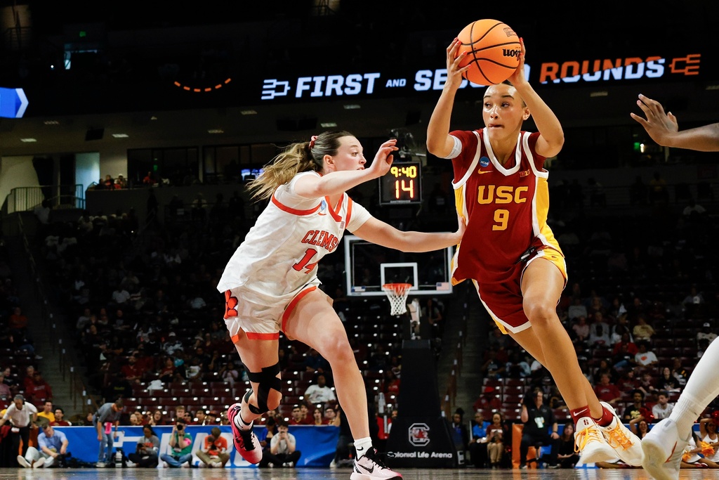 AA1ZajI1 South Carolina and USC Chase March Madness Glory Despite Loss of All-Americans