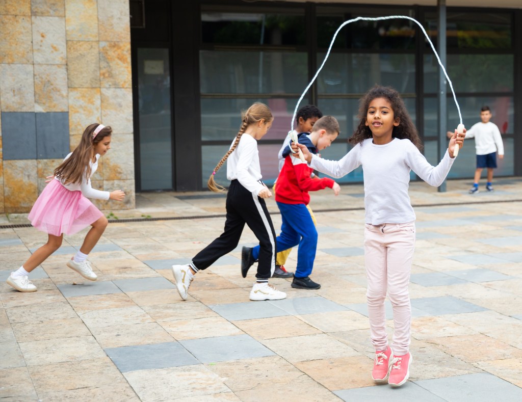 AA1ZanoN Mandatory Recess for Every Elementary Student