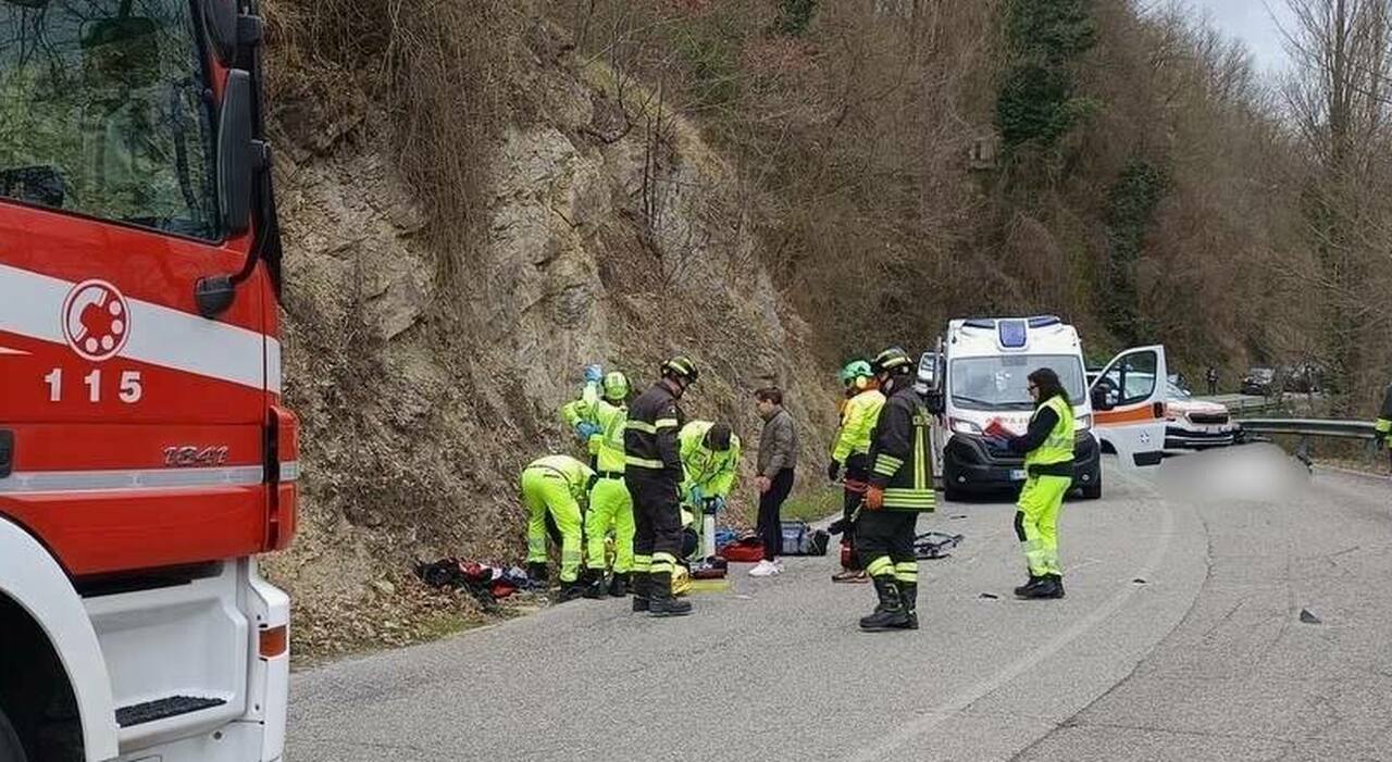 Scontro frontale tra moto e bicicletta: muore un centauro di 57 anni