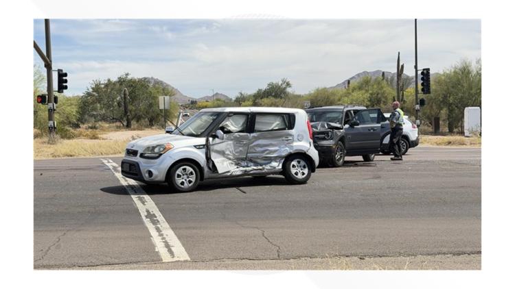 At least 2 critically injured after multi-vehicle crash in north Phoenix