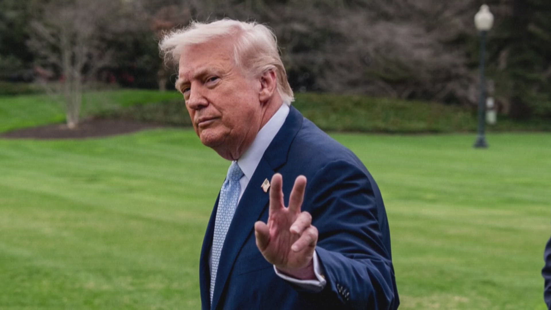 Trump ready to deploy ICE agents to airports amid shutdown