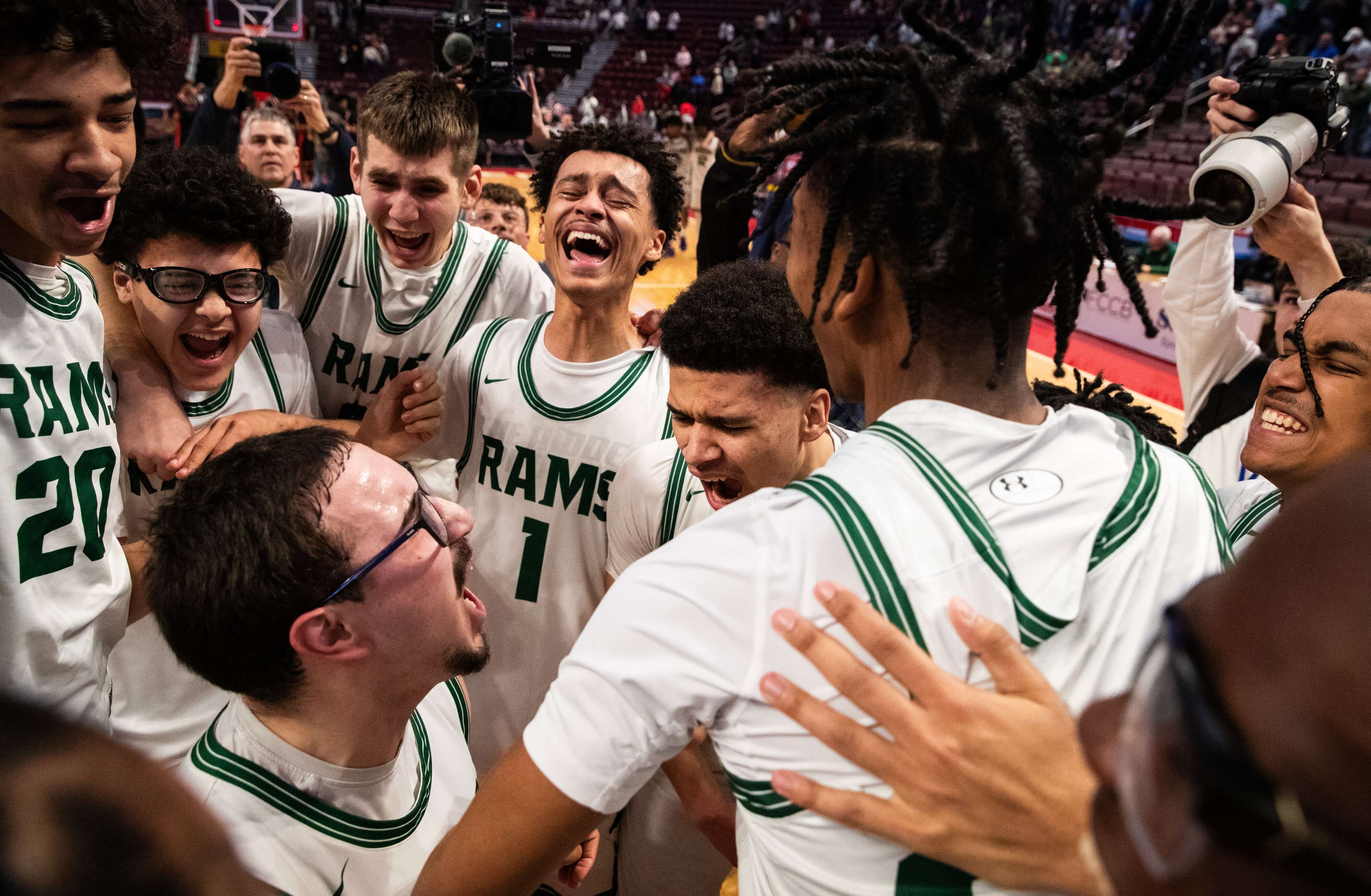 AA1ZaybS Jelani Easter's late goal lifts Central Dauphin to first state title victory