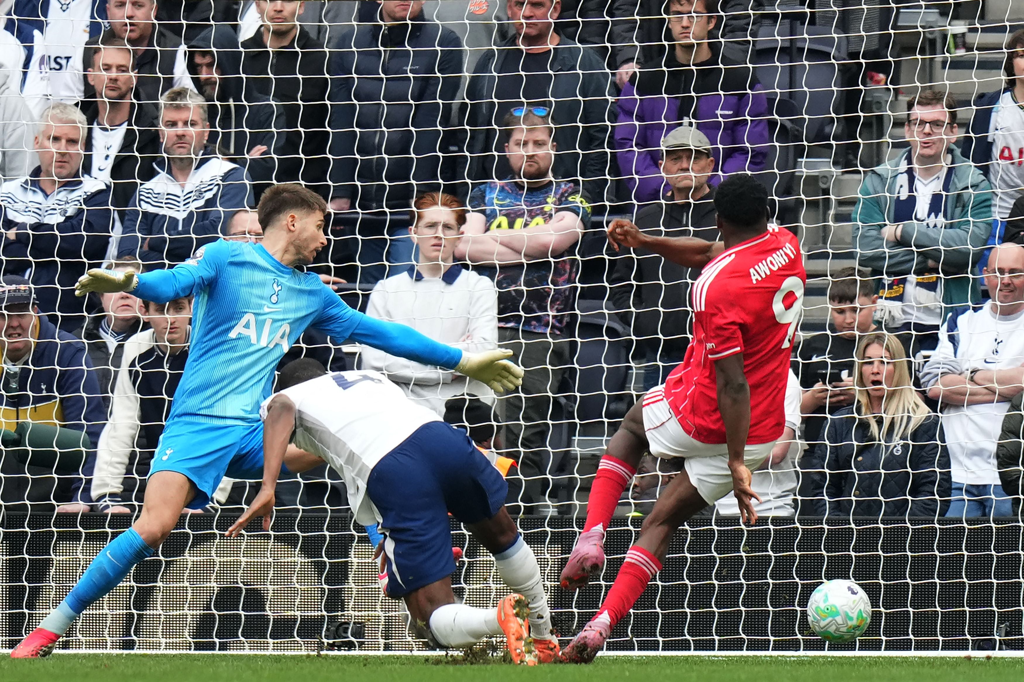 Tottenham Hotspur suffer 0-3 relegation blow