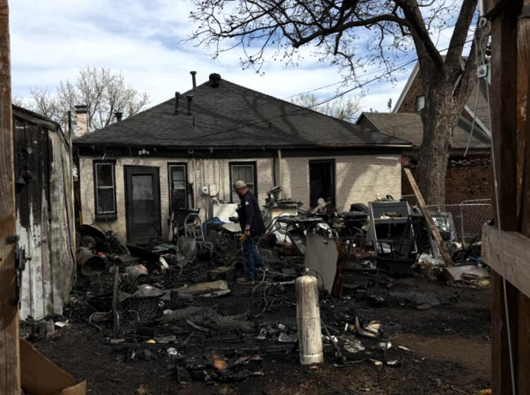 Amarillo fire crews respond to South Travis house fire