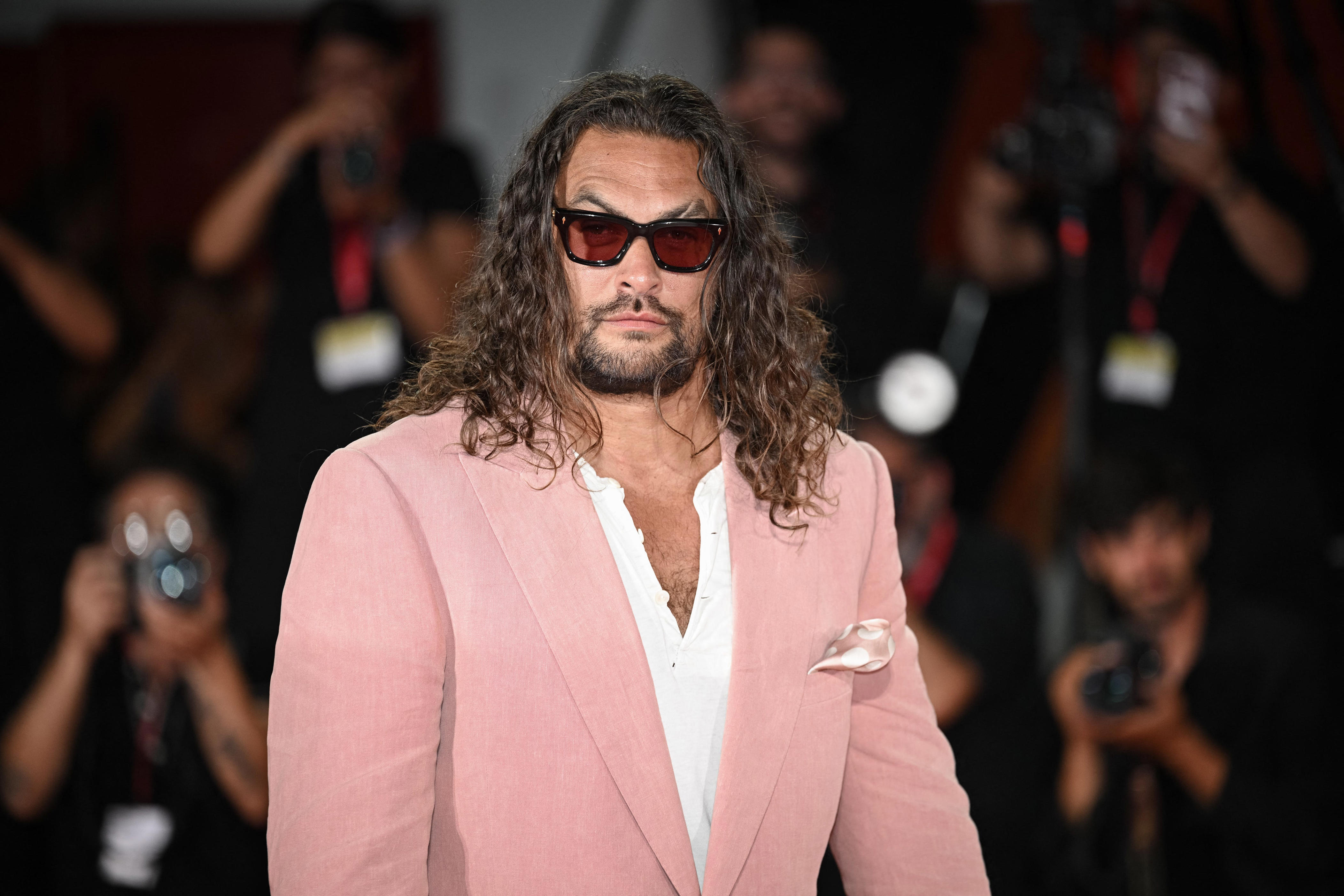 Jason Momoa evacuates amid devastating Hawaii storms, flooding<br><br>