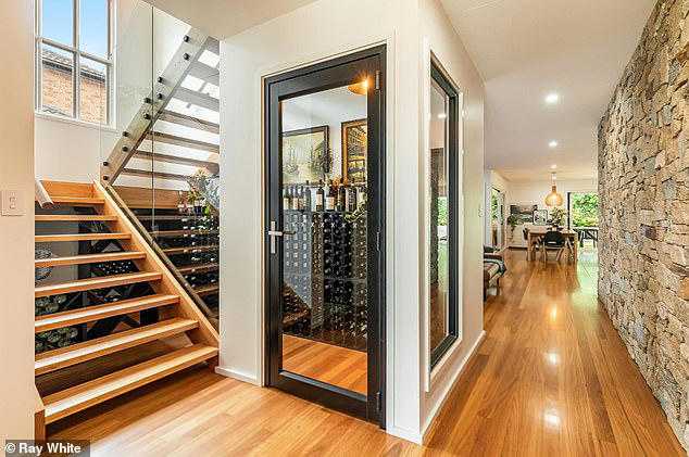 RBA governor buys $2m home in beach town on the same day Aussies ...
