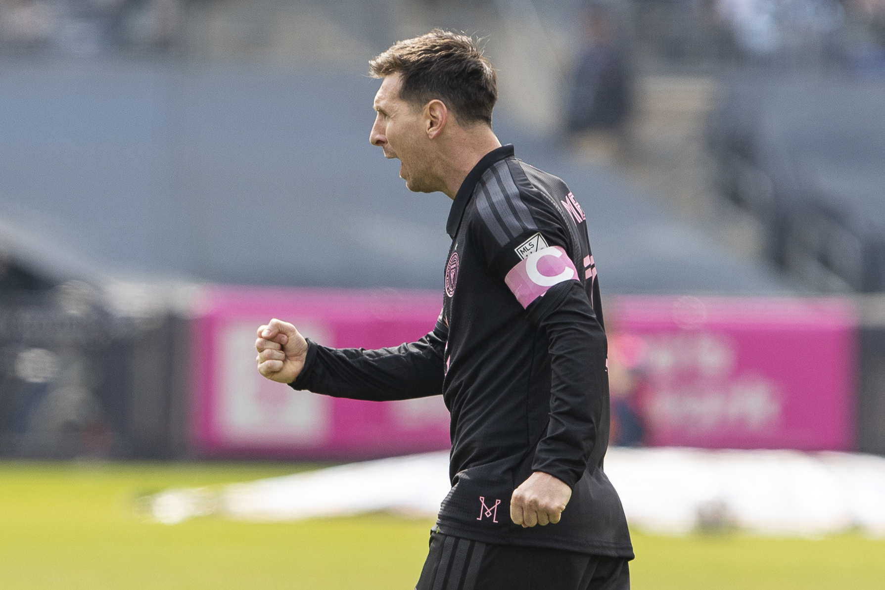 Messi marca de tiro libre y llega a 901 goles