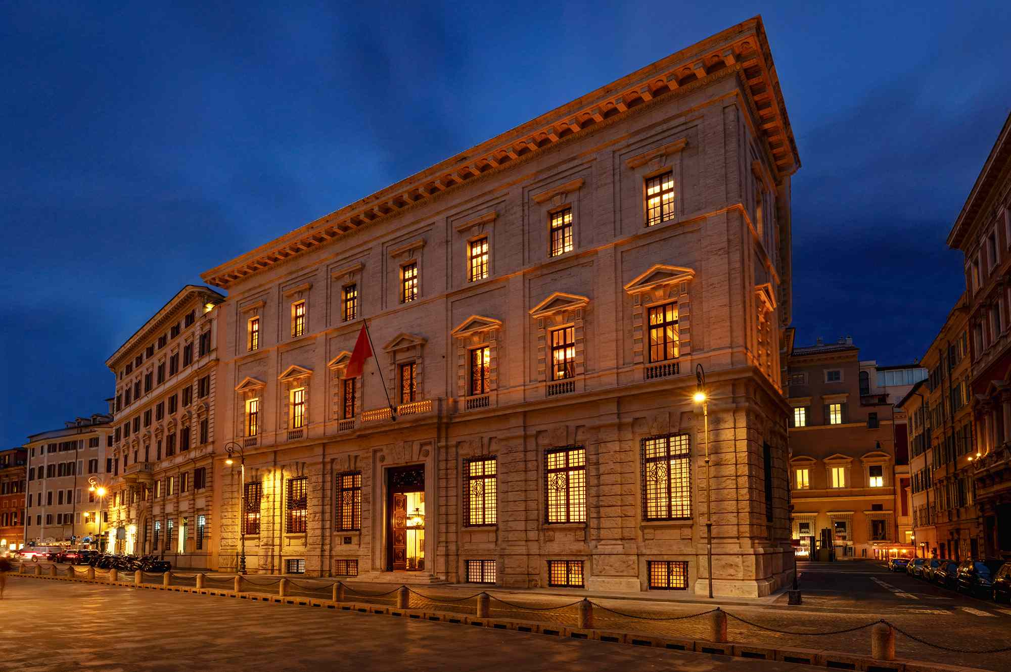 The newest luxury hotel in Rome is inside a former bank building and ...