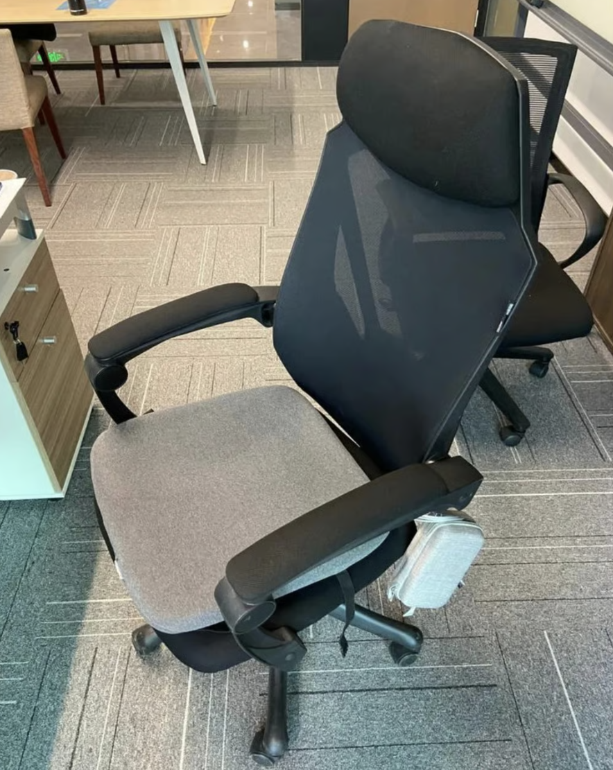 Ám ảnh bị sếp theo dõi bằng 'nhà tù kỹ thuật số'