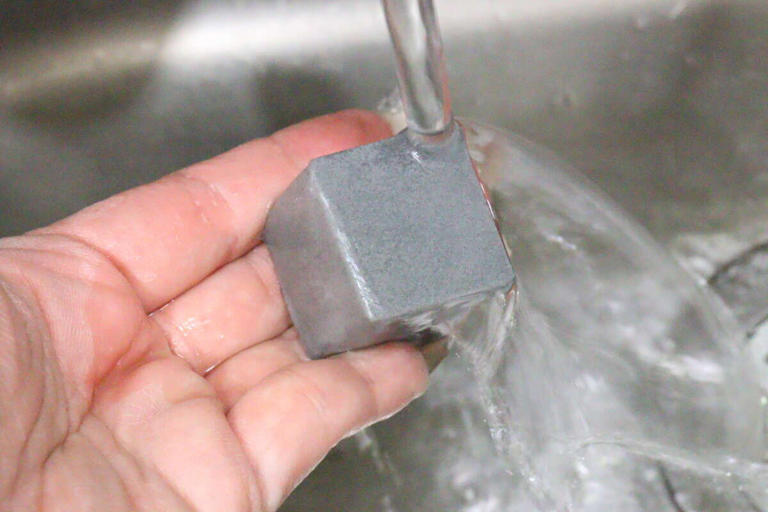 このサイズ欲しかったよ!「しかも他のものより効率的!」小さいけど優秀な100均スポンジ